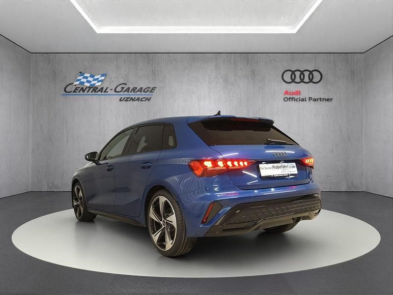 Gebraucht Audi A3 Attraction 150 PS (110 kW) 2025 Blau Limousine