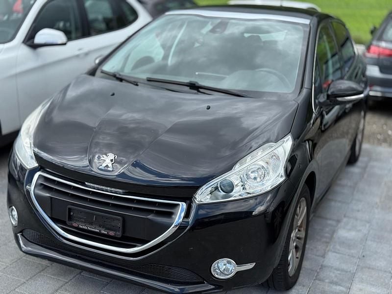 Gebraucht 2015 Peugeot 208 Allure Kleinwagen | CHF 4’500 (Etwas zu teuer) - Bild 1/4