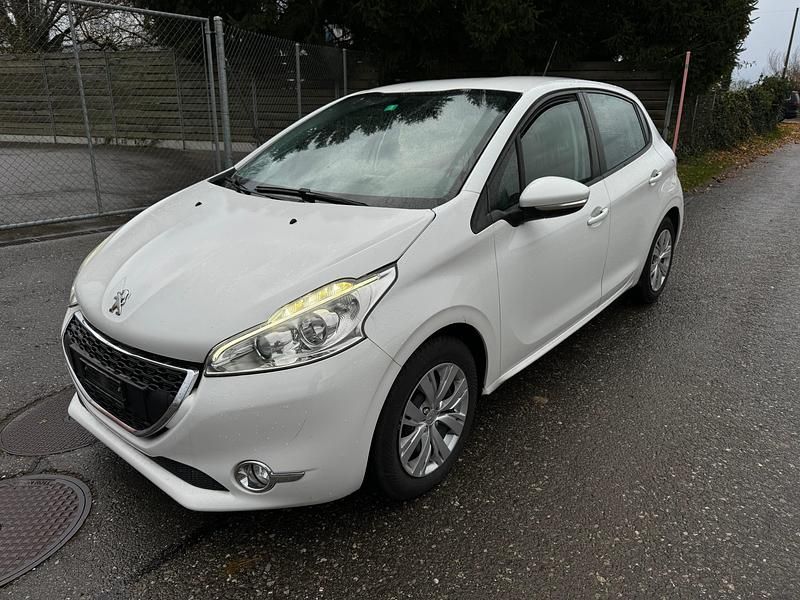 Gebraucht Peugeot 208 Active 82 PS (60 kW) 2013 Kleinwagen