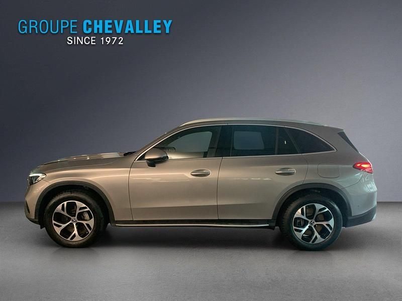 Gebraucht Mercedes GLC300e 204 PS (150 kW) 2024 Grau SUV