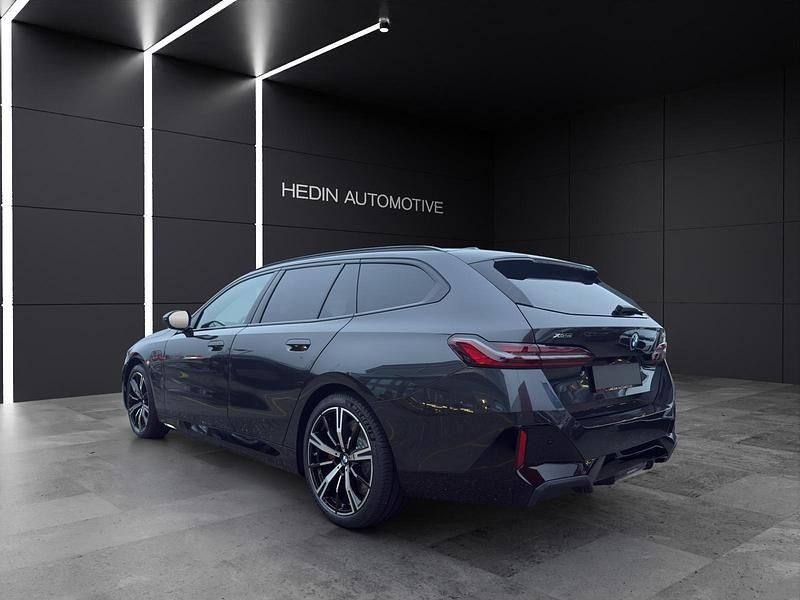 Neu BMW 550e Comfort Edition 489 PS (359 kW) 2025 Grau Kombi