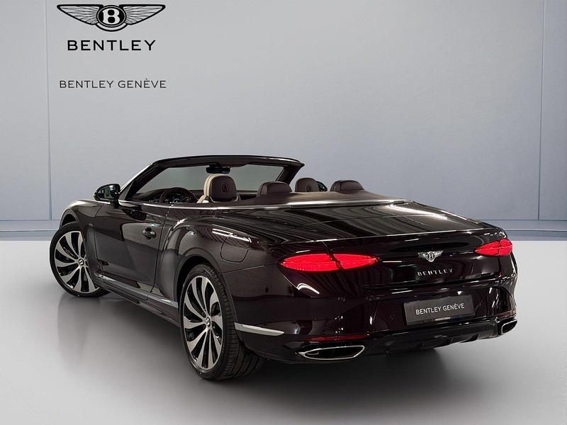 Neu Bentley Continental 680 PS (500 kW) 2026 Cabrio
