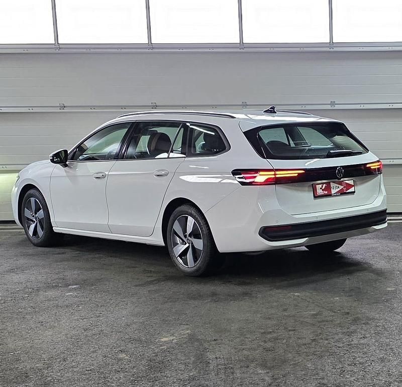 Gebraucht VW Passat 150 PS (110 kW) 2024 Kombi