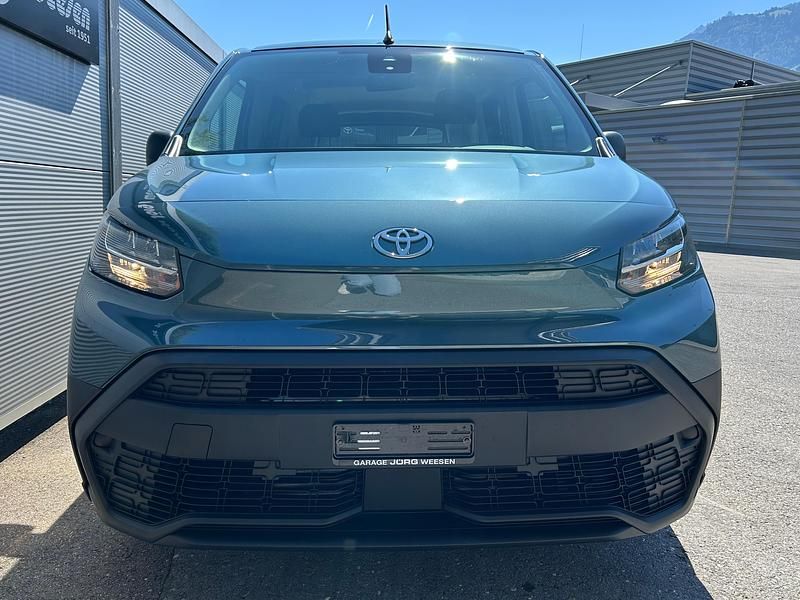Neu Toyota Proace Verso City 131 PS (96 kW) 2025 Blau Kombi