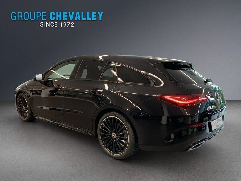 Gebraucht Mercedes CLA250e Shooting Brake 224 PS (164 kW) 2024 Schwarz Kombi