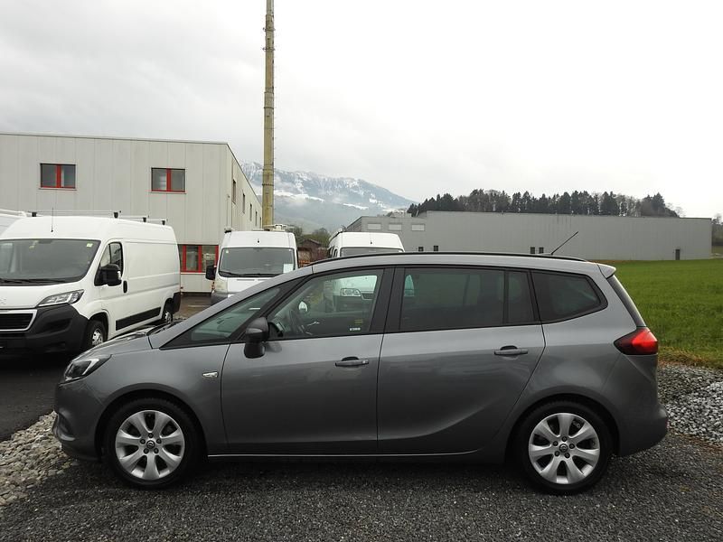 Gebraucht Opel Zafira Enjoy 140 PS (102 kW) 2018 Van / Kleinbus