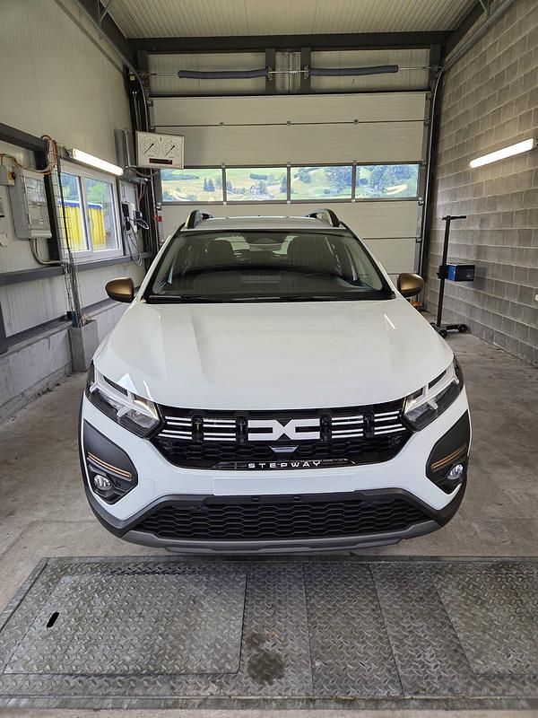 Neu Dacia Sandero Extreme 91 PS (66 kW) 2025 Weiss Kleinwagen