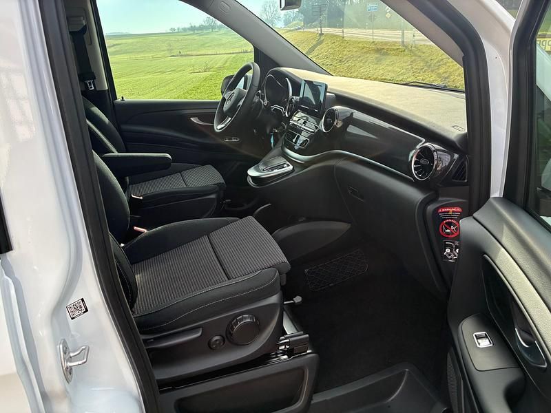 Gebraucht Mercedes V250 190 PS (139 kW) 2023 Van / Kleinbus