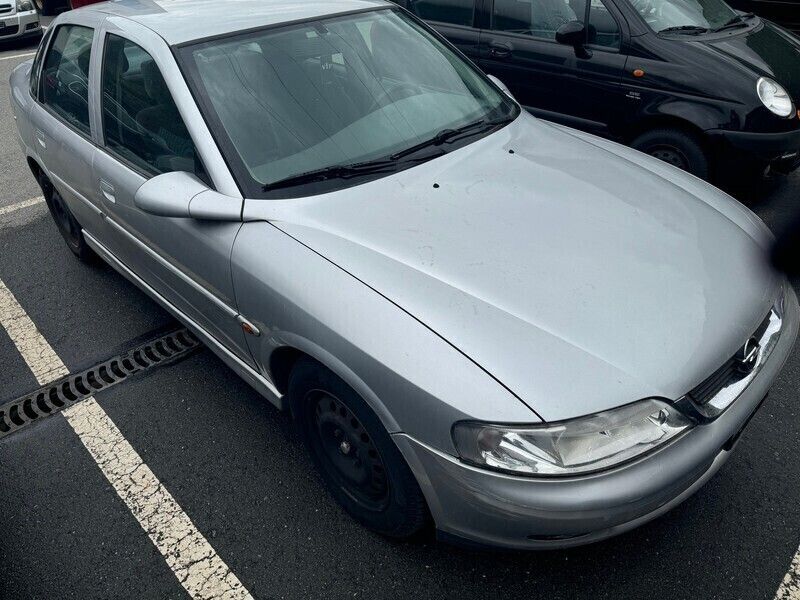 Gebraucht Opel Vectra Sport 136 PS (100 kW) 2000