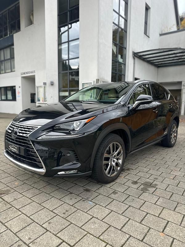 Gebraucht Lexus NX300h E-FOUR 197 PS (144 kW) 2019 SUV