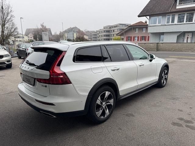 Gebraucht Volvo V60 CC 211 PS (155 kW) 2021 Kombi