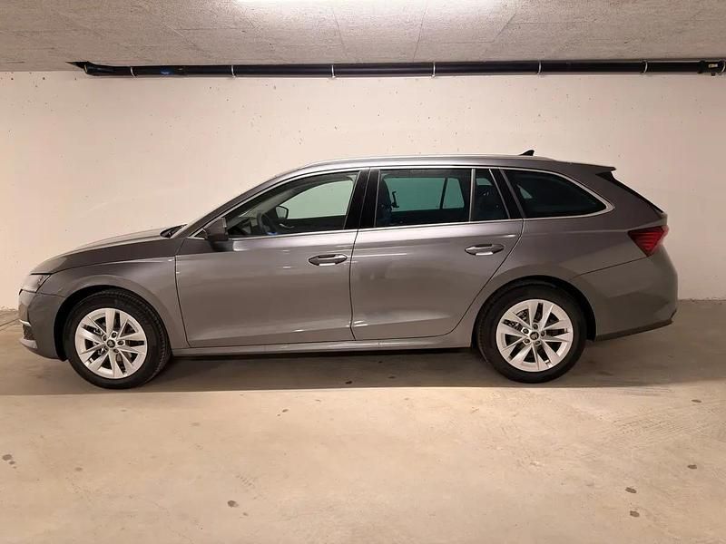 Neu Skoda Octavia Selection 150 PS (110 kW) 2026 Gray Kombi