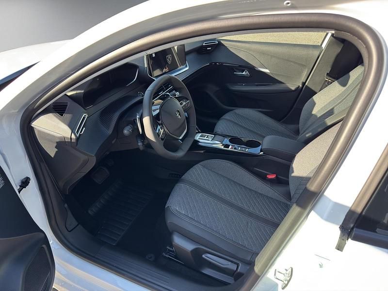 Neu Peugeot 208 Allure Premium 110 PS (80 kW) 2025 Kleinwagen