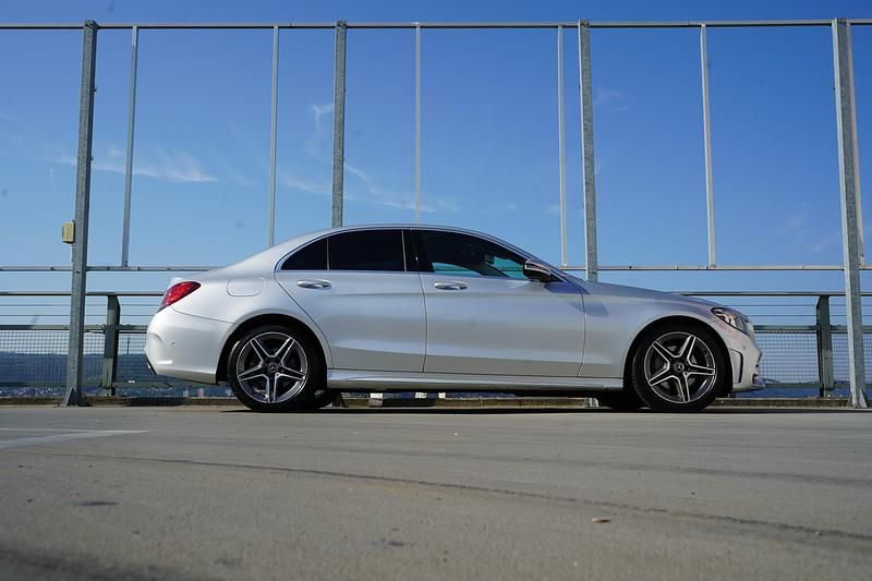 Gebraucht Mercedes C220 AMG line 194 PS (142 kW) 2020