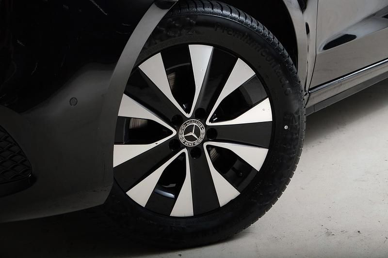 Gebraucht Mercedes V250 Avantgarde 190 PS (139 kW) 2024 Schwarz Van / Kleinbus