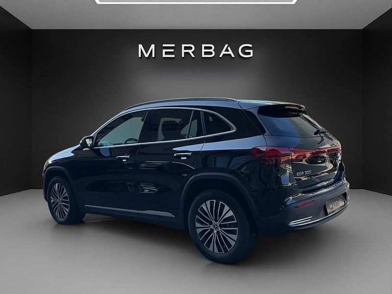 Gebraucht Mercedes EQA300 168 kW (229 PS) 2024 Schwarz SUV