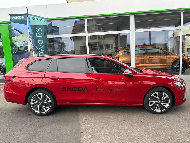 Gebraucht Skoda Superb Selection 193 PS (141 kW) 2024 Rot Kombi