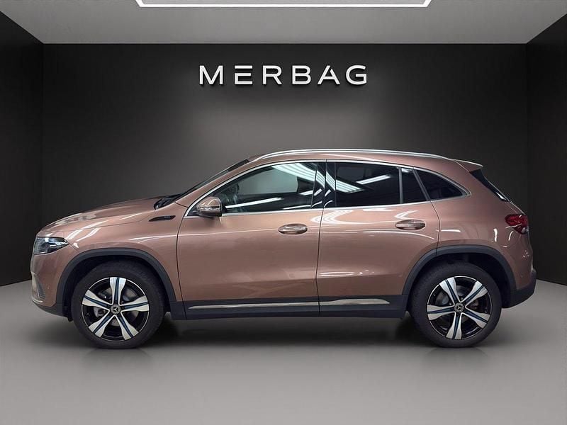 Gebraucht Mercedes EQA300 168 kW (229 PS) 2021 Rot SUV