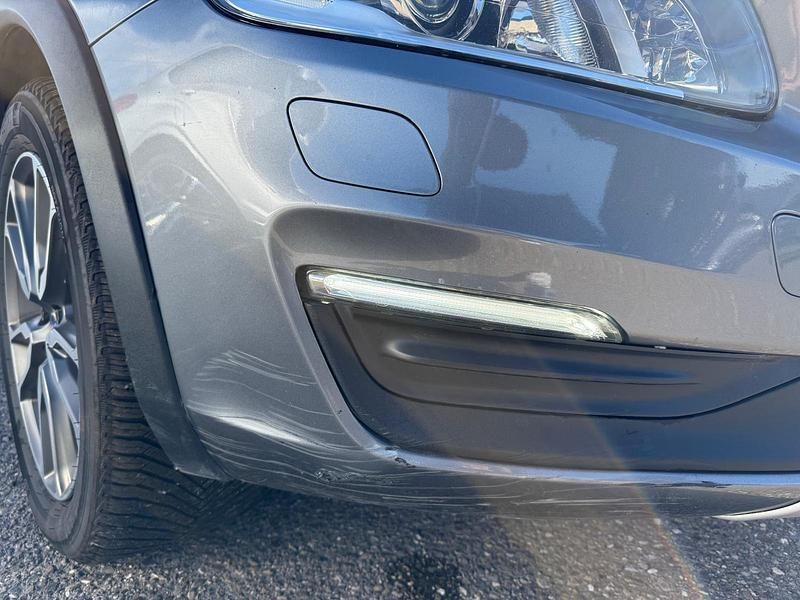 Gebraucht Volvo V60 CC Momentum 190 PS (139 kW) 2016 Kombi