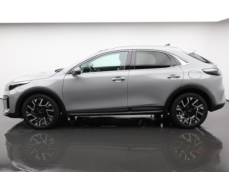Neu Kia XCeed 180 PS (132 kW) 2025 Grau SUV