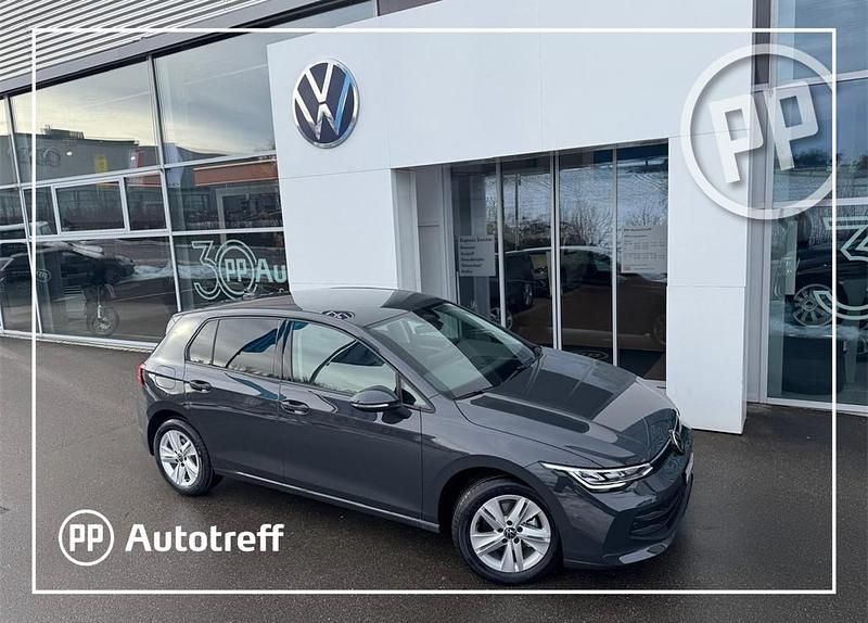 Grau Neu 2026 VW Golf Basis Limousine | CHF 26’720 (Superpreis) - Bild 1/4