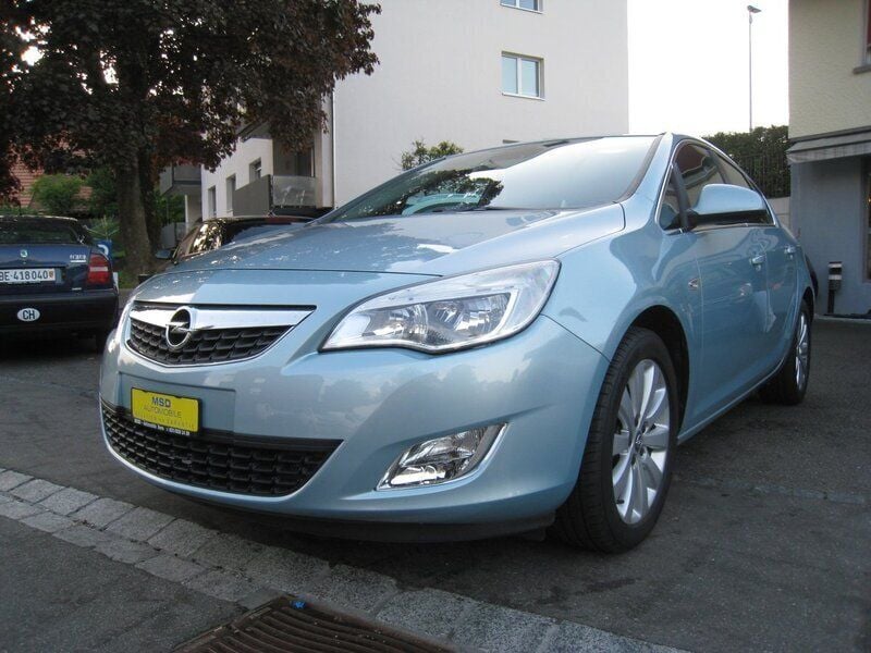 Gebraucht Opel Astra Cosmo 125 PS (91 kW) 2010 Limousine