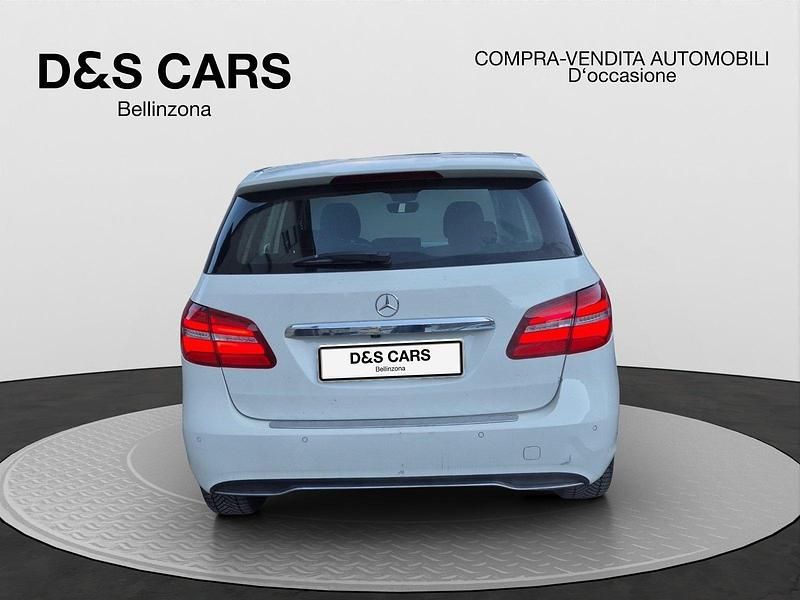 Gebraucht Mercedes B200 Urban 136 PS (100 kW) 2015 Van / Kleinbus