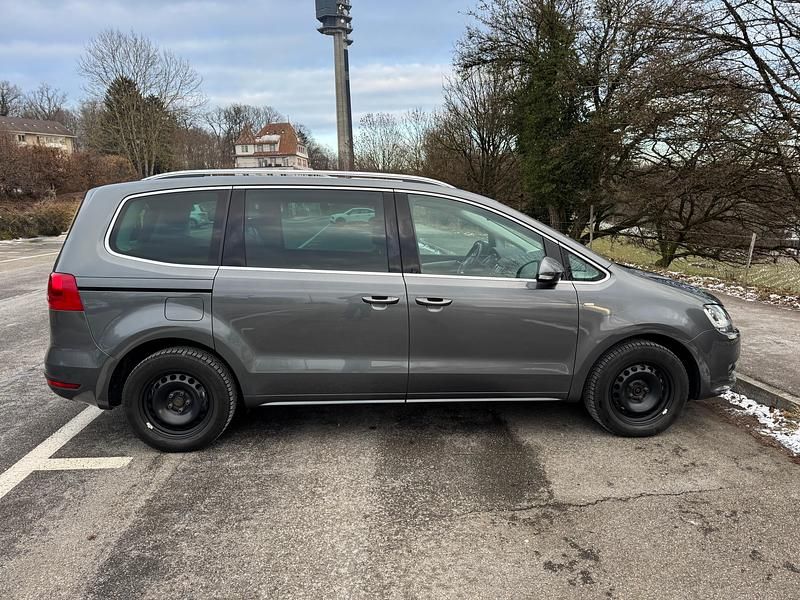 Gebraucht VW Sharan Comfortline 140 PS (102 kW) 2015 Van / Kleinbus
