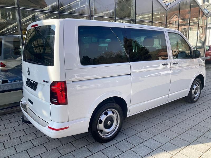 Gebraucht VW Multivan Trendline 150 PS (110 kW) 2021 Van