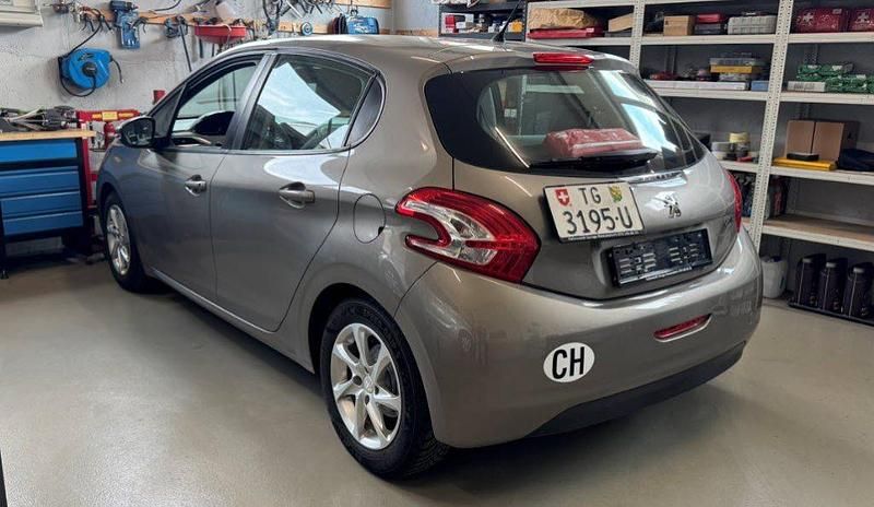 Gebraucht Peugeot 208 Active 95 PS (69 kW) 2012 Kleinwagen