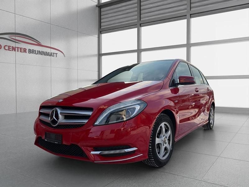 Gebraucht Mercedes B180 Active 122 PS (89 kW) 2012 Van / Kleinbus