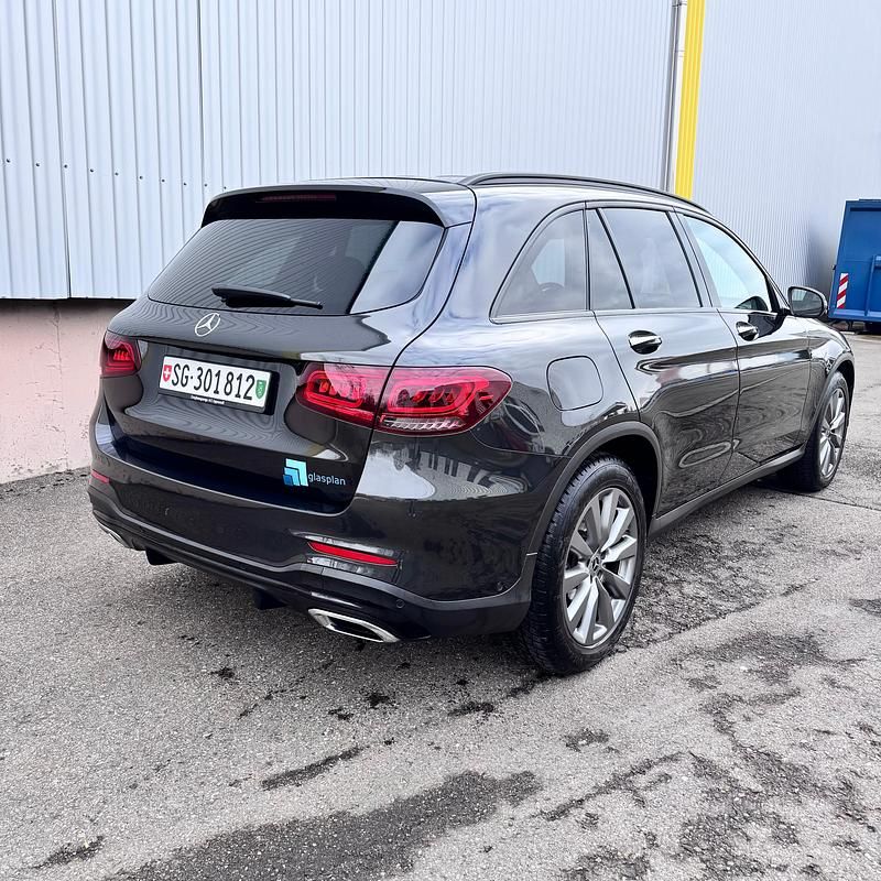 Gebraucht Mercedes GLC300 AMG line 245 PS (180 kW) 2022