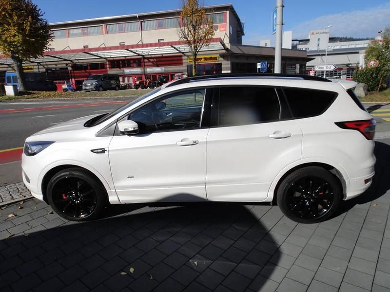 Gebraucht Ford Kuga ST-Line 177 PS (130 kW) 2018 Weiss SUV