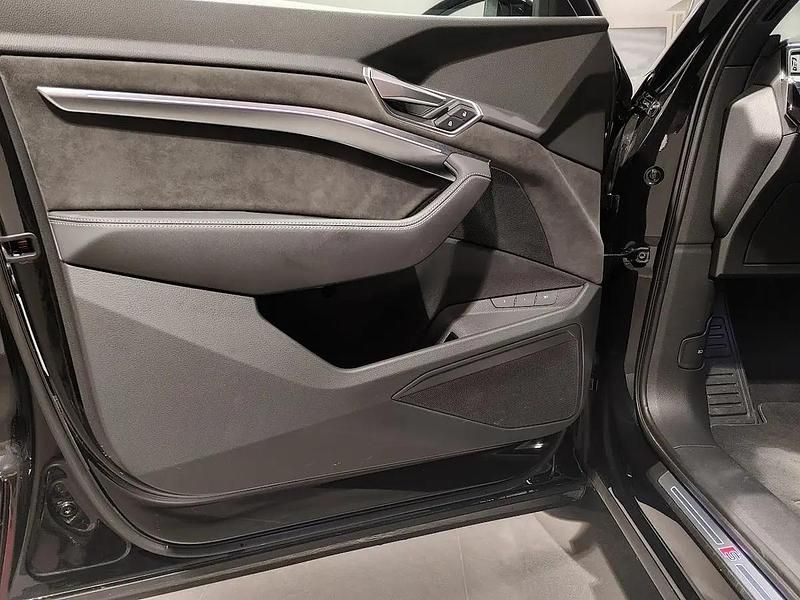 Gebraucht Audi e-tron S-Line 300 kW (408 PS) 2025 Schwarz SUV