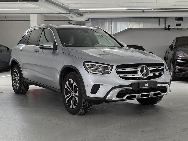 Gebraucht Mercedes GLC300e 319 PS (234 kW) 2021 Grau SUV