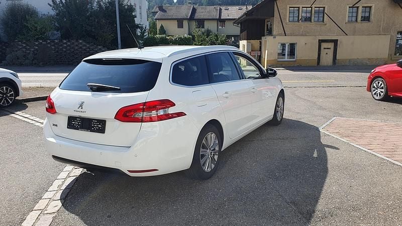 Gebraucht Peugeot 308 SW Allure 130 PS (95 kW) 2020 Weiss Kombi