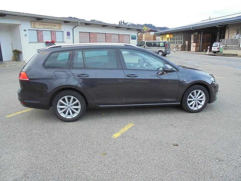 Gebraucht VW Golf VII LOUNGE 150 PS (110 kW) 2016 Kombi