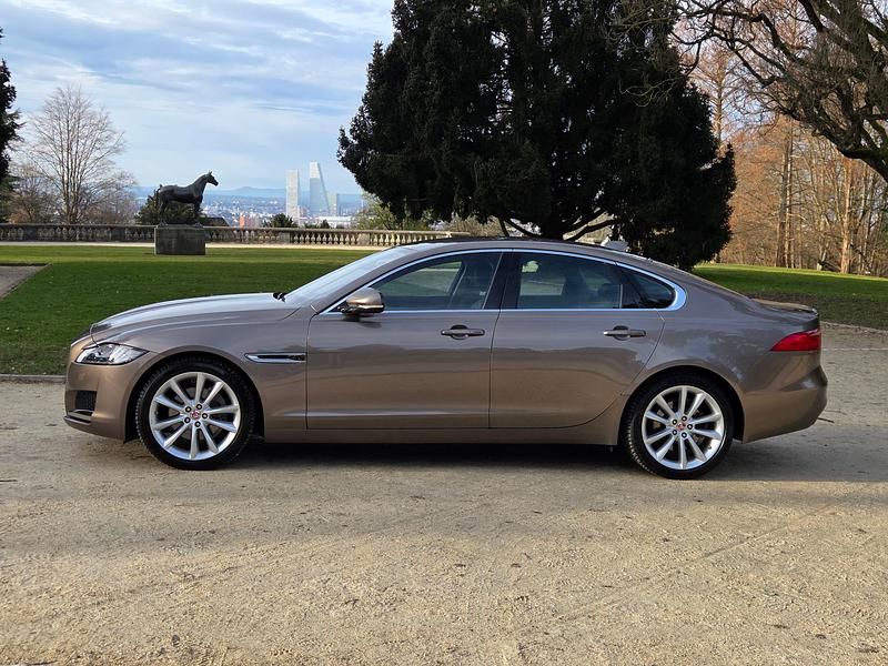 Gebraucht Jaguar XF Portfolio 241 PS (177 kW) 2016