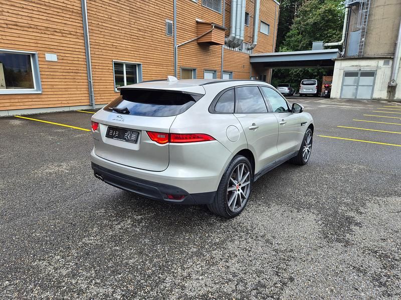 Gebraucht Jaguar F-Pace Pure 180 PS (132 kW) 2016 SUV