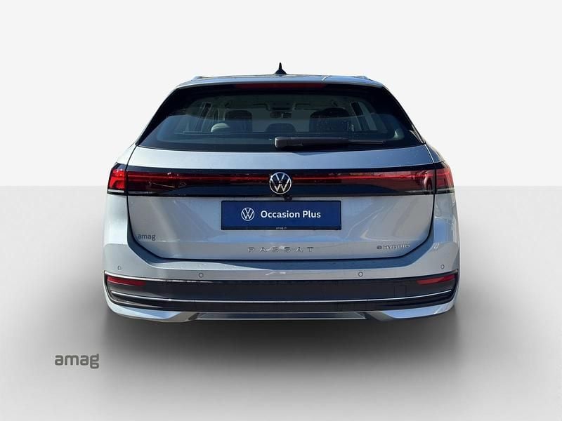 Gebraucht VW Passat Business 204 PS (150 kW) 2025 Oyster silver metallic Kombi