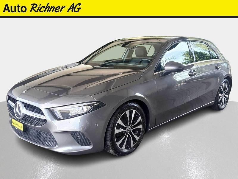 Gebraucht Mercedes A180 136 PS (100 kW) 2022 Grau Limousine