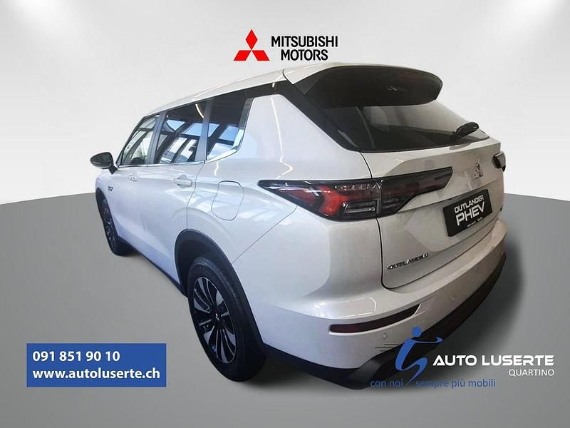 Neu Mitsubishi Outlander P-HEV Invite 306 PS (225 kW) 2025 SUV