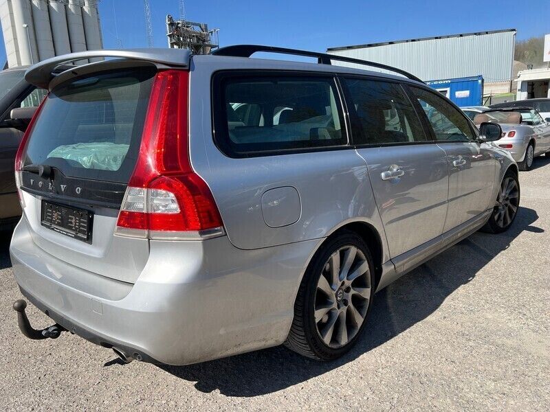 Gebraucht Volvo V70 Momentum 181 PS (133 kW) 2016 Kombi