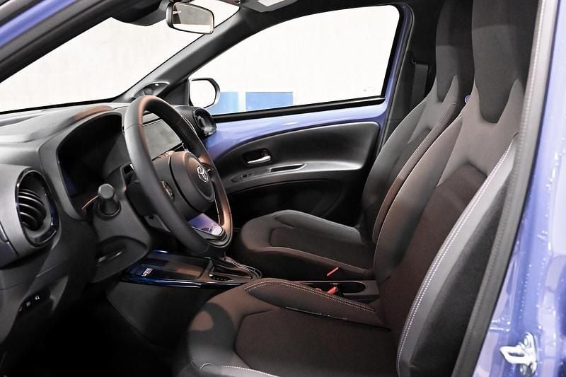 Neu Toyota Aygo X Style 116 PS (85 kW) 2026 Violett SUV