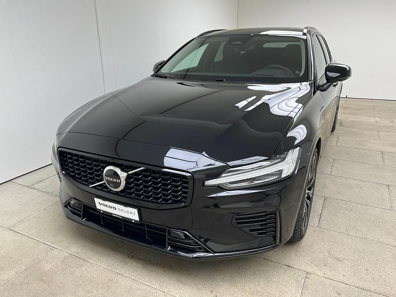 Schwarz Gebraucht 2024 Volvo V60 Business Edition Kombi | CHF 52’900 (Guter Preis) - Bild 1/4