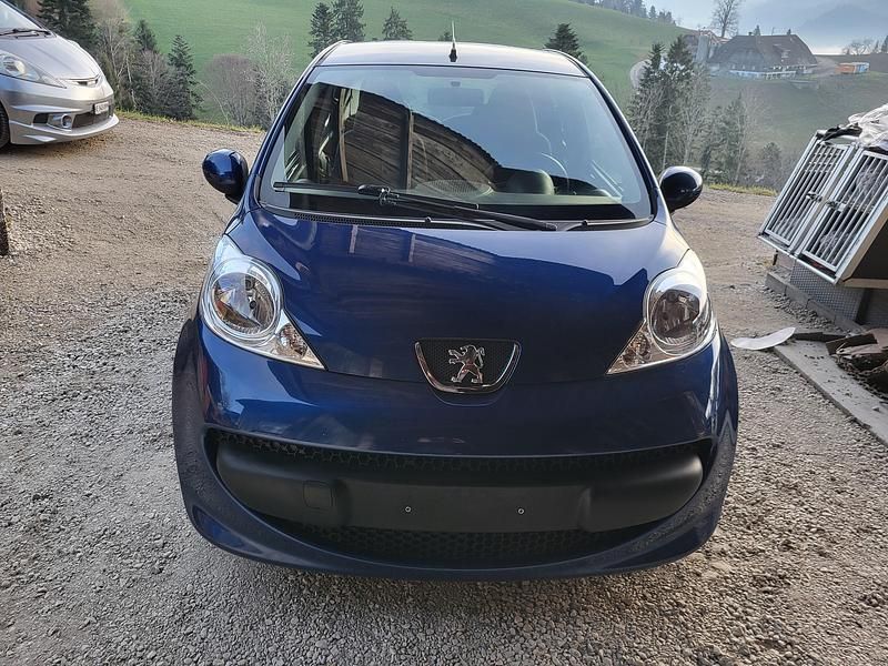 Gebraucht Peugeot 107 68 PS (50 kW) 2008 Kleinwagen