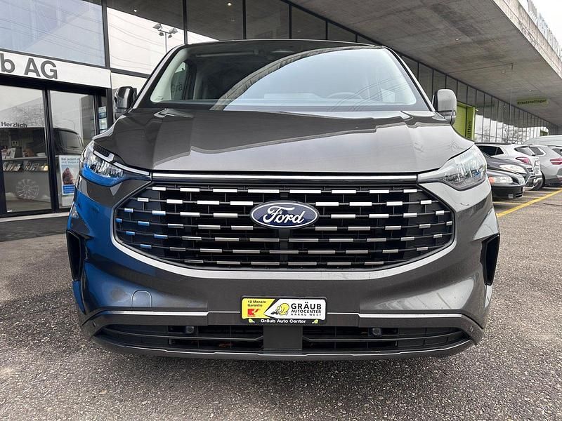 Gebraucht Ford Tourneo Titanium 170 PS (125 kW) 2024 Van / Kleinbus