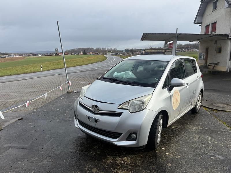Gebraucht Toyota Verso-S Multidrive S 99 PS (72 kW) 2012 Van / Kleinbus