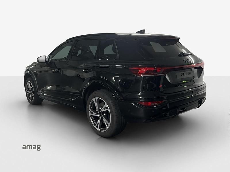Gebraucht Audi Q6 e-tron Ambiente 285 kW (388 PS) 2024 Mythosschwarz metallic SUV