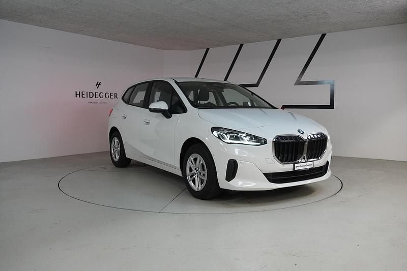 Gebraucht BMW 218 Active Tourer Comfort Edition 150 PS (110 kW) 2023 Weiss Van / Kleinbus